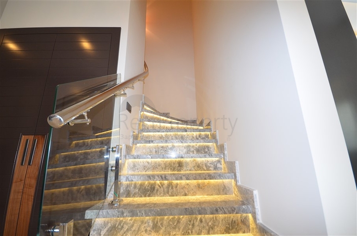 شقق فاخرة ضمن مجمع 5 نجوم - اطلالة بحرية -في كارجي جاك / الانيا 