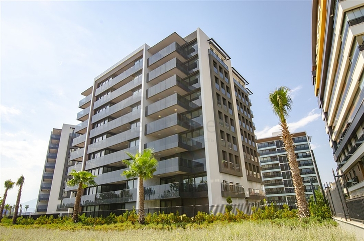 مشروع على الخط الأول من البحر في منطقة كونيالتي -أنطاليا