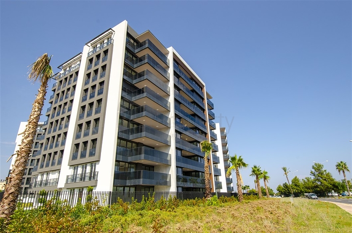 مشروع على الخط الأول من البحر في منطقة كونيالتي -أنطاليا