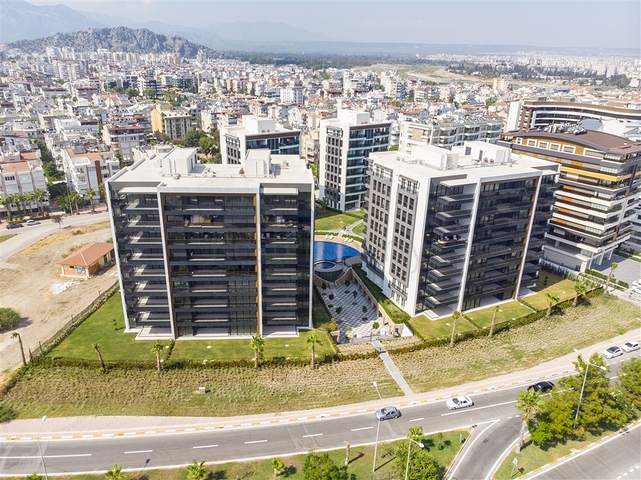 مشروع على الخط الأول من البحر في منطقة كونيالتي -أنطاليا