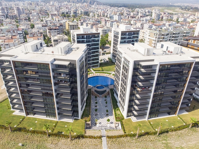 مشروع على الخط الأول من البحر في منطقة كونيالتي -أنطاليا