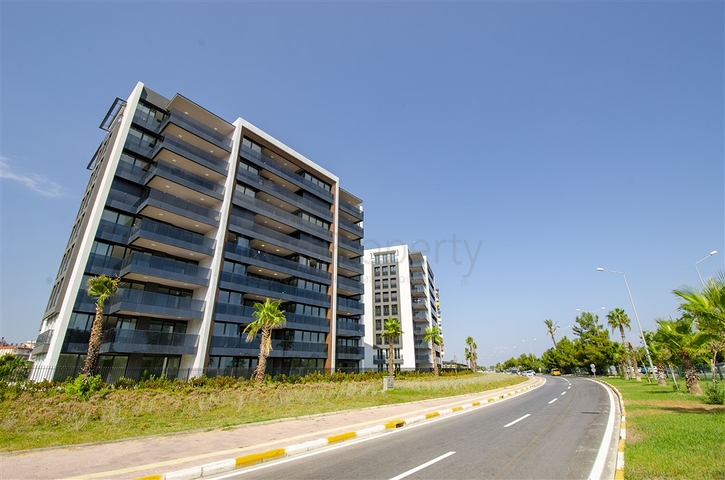 مشروع على الخط الأول من البحر في منطقة كونيالتي -أنطاليا