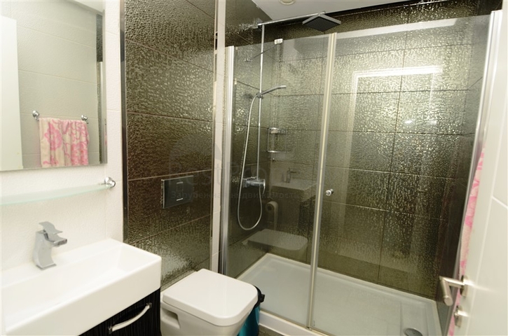 شقة مؤثثة جزئياً ضمن مجمع فاخر في منطقة محمودلار – ألانيا