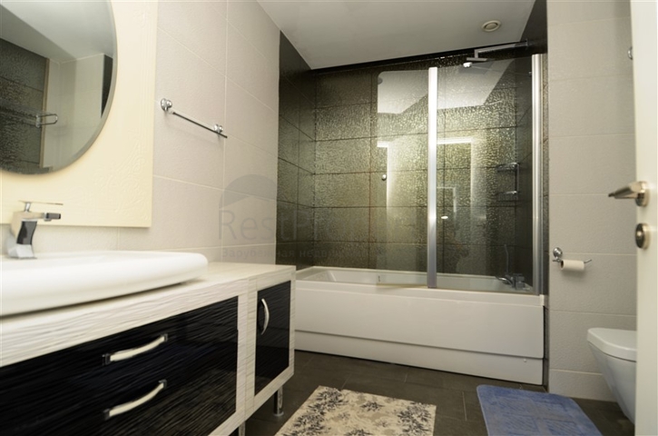 شقة مؤثثة جزئياً ضمن مجمع فاخر في منطقة محمودلار – ألانيا