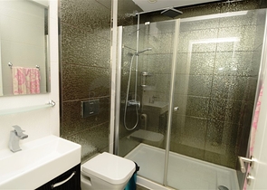 شقة مؤثثة جزئياً ضمن مجمع فاخر في منطقة محمودلار – ألانيا