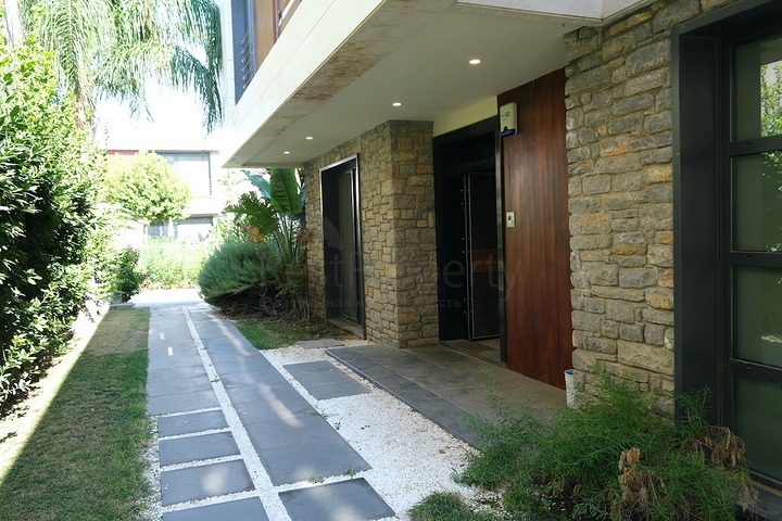 مشروع فيلا فاخرة مطلة على القلعة القديمة والبحر في وسط بودروم