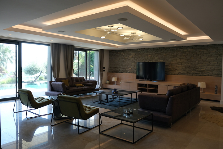 مشروع فيلا فاخرة مطلة على القلعة القديمة والبحر في وسط بودروم