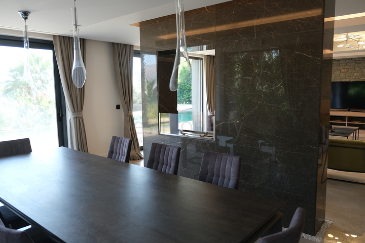 مشروع فيلا فاخرة مطلة على القلعة القديمة والبحر في وسط بودروم