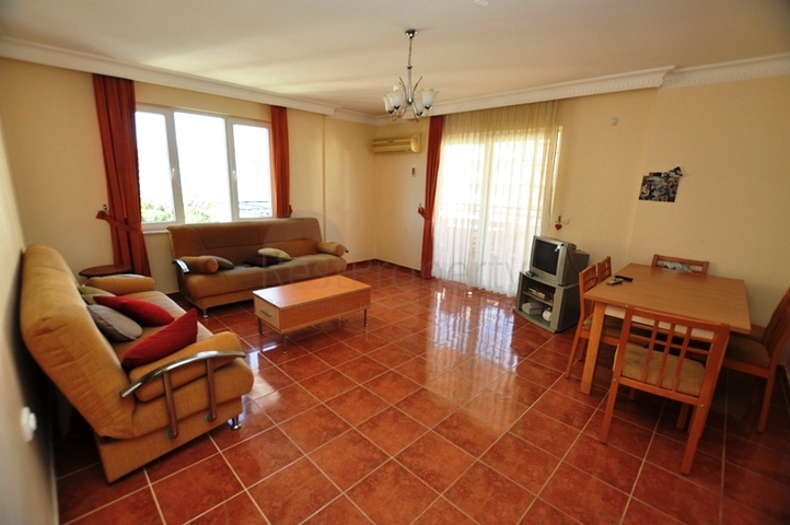 شقة مؤثثة بالكامل على مسافة قريبة من البحر في منطقة محمودلار – ألانيا