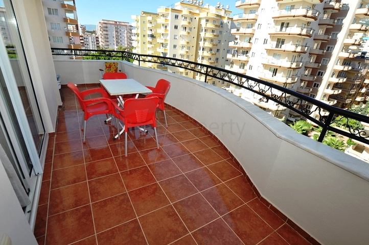 شقة مؤثثة بالكامل على مسافة قريبة من البحر في منطقة محمودلار – ألانيا