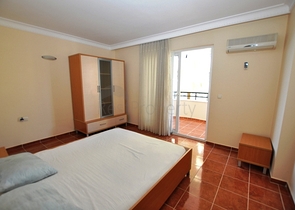 شقة مؤثثة بالكامل على مسافة قريبة من البحر في منطقة محمودلار – ألانيا