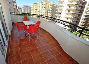 شقة مؤثثة بالكامل على مسافة قريبة من البحر في منطقة محمودلار – ألانيا