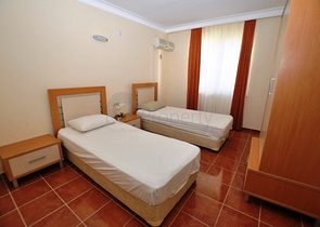 شقة مؤثثة بالكامل على مسافة قريبة من البحر في منطقة محمودلار – ألانيا