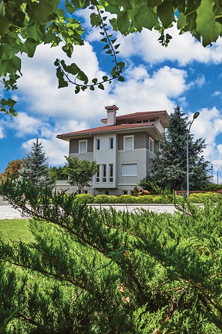 فلل مع اطلالة بحرية في اسطنبول 