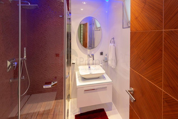 فلل مع اطلالة بحرية في اسطنبول 