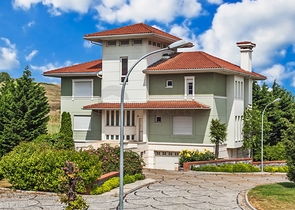 فلل مع اطلالة بحرية في اسطنبول 