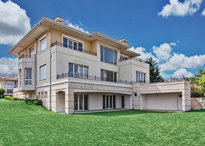 فلل مع اطلالة بحرية في اسطنبول 