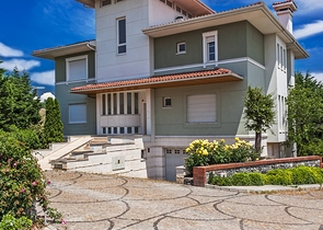 فلل مع اطلالة بحرية في اسطنبول 