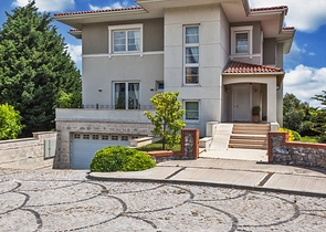 فلل مع اطلالة بحرية في اسطنبول 