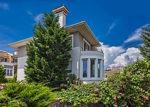 فلل مع اطلالة بحرية في اسطنبول 