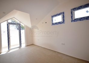 فيلا بتخطيط 3+1 تحيط بها حديقة خضراء في فتحية