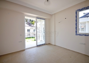 فيلا بتخطيط 3+1 تحيط بها حديقة خضراء في فتحية