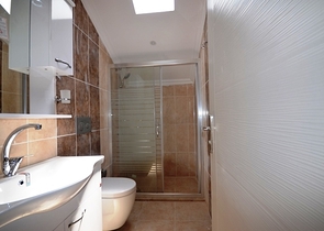 فيلا بتخطيط 3+1 تحيط بها حديقة خضراء في فتحية