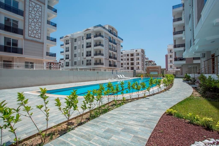 شقة بتخطيط 1+1 ضمن مجمع سكني في منطقة هورما كونيالتي – أنطاليا