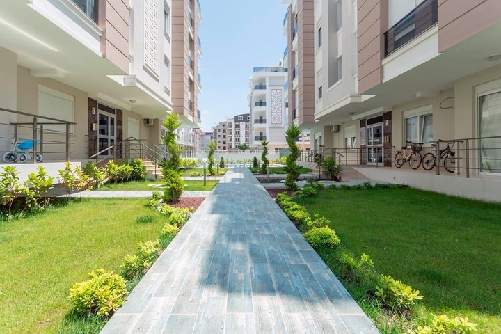 شقة بتخطيط 1+1 ضمن مجمع سكني في منطقة هورما كونيالتي – أنطاليا