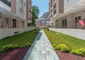 شقة بتخطيط 1+1 ضمن مجمع سكني في منطقة هورما كونيالتي – أنطاليا