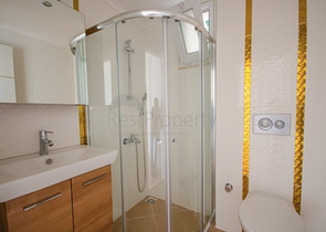 فيلا واسعة منفصلة في منطقة كاميوفا – كيمير