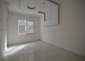 شقة جديدة على بعد 50 متر عن شاطئ البحر في منطقة محمودلار – ألانيا