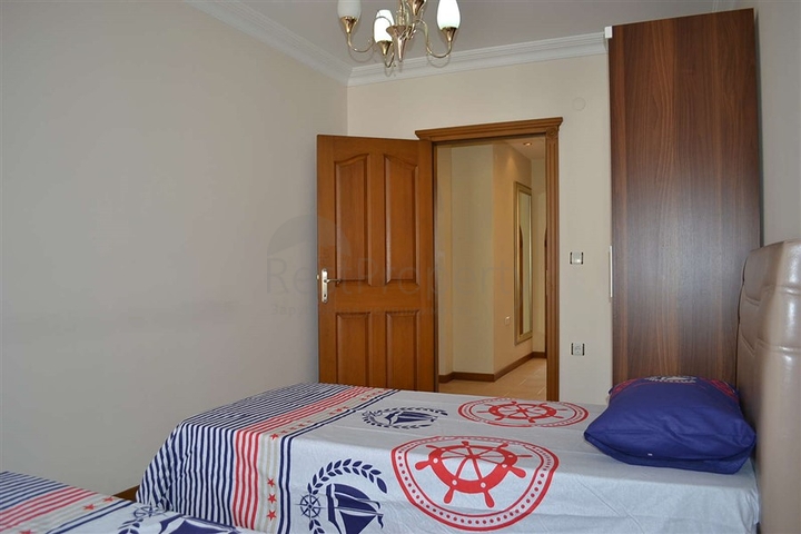 شقة مؤثثة على شاطئ البحر في منطقة محمودلار – ألانيا