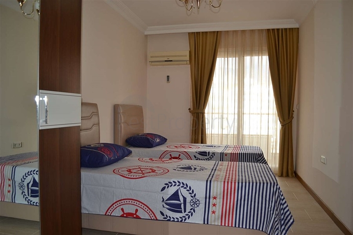 شقة مؤثثة على شاطئ البحر في منطقة محمودلار – ألانيا