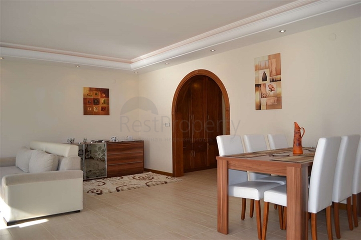 شقة مؤثثة على شاطئ البحر في منطقة محمودلار – ألانيا