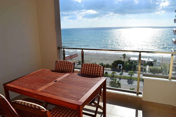 شقة مؤثثة على شاطئ البحر في منطقة محمودلار – ألانيا