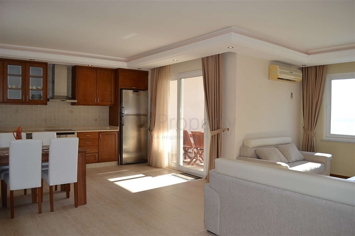 شقة مؤثثة على شاطئ البحر في منطقة محمودلار – ألانيا