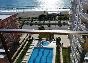 شقة مؤثثة على شاطئ البحر في منطقة محمودلار – ألانيا