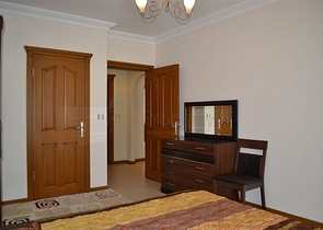 شقة مؤثثة على شاطئ البحر في منطقة محمودلار – ألانيا