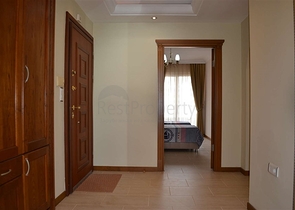 شقة مؤثثة على شاطئ البحر في منطقة محمودلار – ألانيا