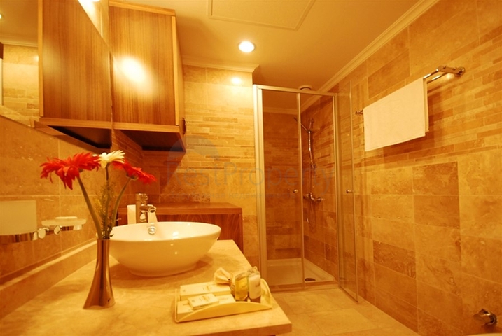 شقق وفلل ضمن مجمع غولد سيتي / الانيا 