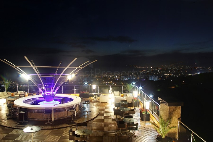 شقق وفلل ضمن مجمع غولد سيتي / الانيا 