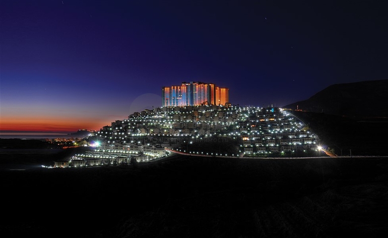 شقق وفلل ضمن مجمع غولد سيتي / الانيا 