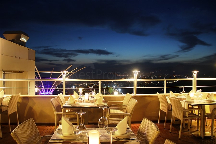 شقق وفلل ضمن مجمع غولد سيتي / الانيا 