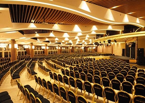 شقق وفلل ضمن مجمع غولد سيتي / الانيا 