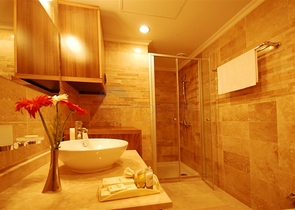 شقق وفلل ضمن مجمع غولد سيتي / الانيا 