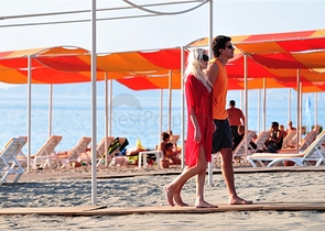 شقق وفلل ضمن مجمع غولد سيتي / الانيا 