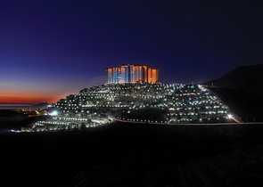 شقق وفلل ضمن مجمع غولد سيتي / الانيا 