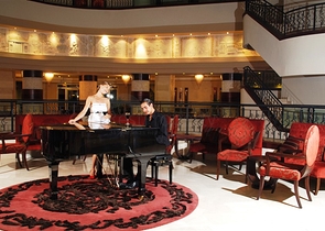 شقق وفلل ضمن مجمع غولد سيتي / الانيا 