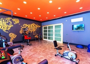 شقة بتخطيط 2+1 ضمن مجمع حديث في منطقة محمودلار – ألانيا